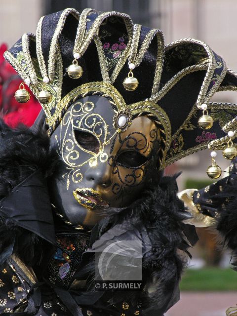 Carnaval
Carnaval vnitien de Remiremont
Mots-clés: France;Vosges;Remiremont;carnaval;festivit;dguisement;masque;portrait