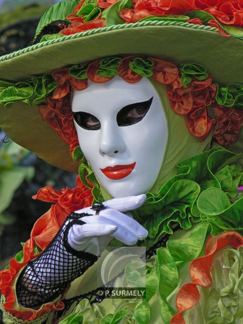 Carnaval
Carnaval vnitien de Remiremont
Mots-clés: France;Vosges;Remiremont;carnaval;festivit;dguisement;masque;portrait