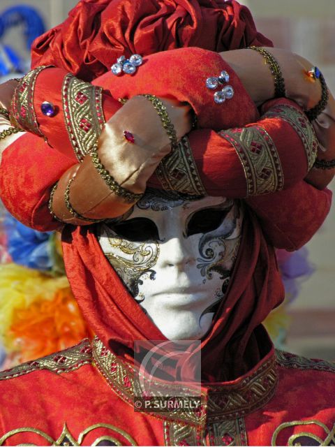 Carnaval
Carnaval vnitien de Remiremont
Mots-clés: France;Vosges;Remiremont;carnaval;festivit;dguisement;masque;portrait