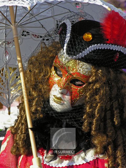 Carnaval
Carnaval vnitien de Remiremont
Mots-clés: France;Vosges;Remiremont;carnaval;festivit;dguisement;masque;portrait