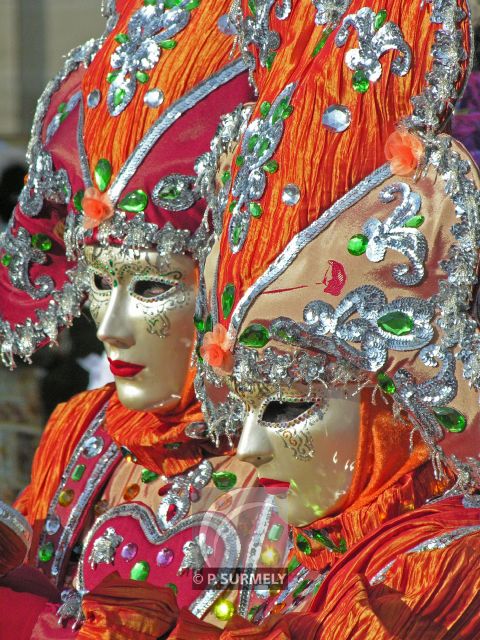 Carnaval
Carnaval vnitien de Remiremont
Mots-clés: France;Vosges;Remiremont;carnaval;festivit;dguisement;masque;portrait