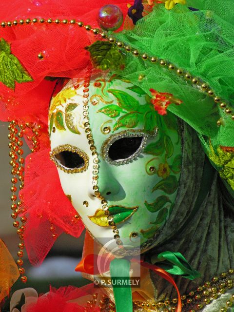 Carnaval
Carnaval vnitien de Remiremont
Mots-clés: France;Vosges;Remiremont;carnaval;festivit;dguisement;masque;portrait