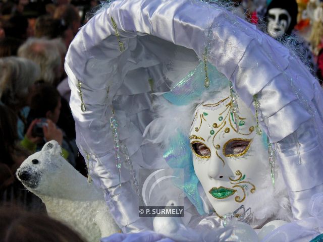 Carnaval
Carnaval vnitien de Remiremont
Mots-clés: France;Vosges;Remiremont;carnaval;festivit;dguisement;masque;portrait