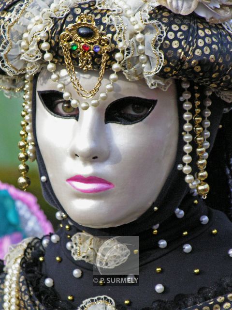 Carnaval
Carnaval vnitien de Remiremont
Mots-clés: France;Vosges;Remiremont;carnaval;festivit;dguisement;masque;portrait