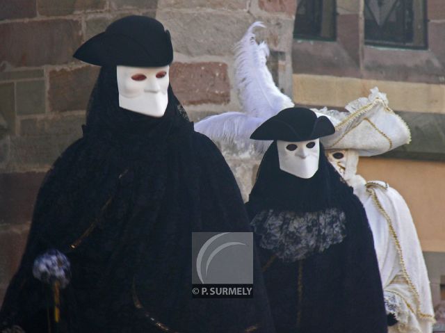 Carnaval
Carnaval vnitien de Remiremont
Mots-clés: France;Vosges;Remiremont;carnaval;festivit;dguisement;masque;portrait