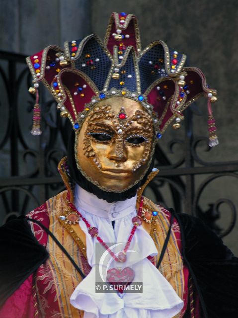 Carnaval
Carnaval vnitien de Remiremont
Mots-clés: France;Vosges;Remiremont;carnaval;festivit;dguisement;masque;portrait