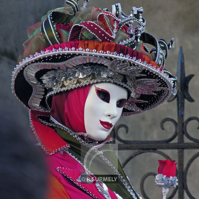 Carnaval
Carnaval vnitien de Remiremont
Mots-clés: France;Vosges;Remiremont;carnaval;festivit;dguisement;masque;portrait