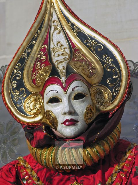 Carnaval
Carnaval vnitien de Remiremont
Mots-clés: France;Vosges;Remiremont;carnaval;festivit;dguisement;masque;portrait