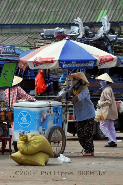 Thakhek
Marchande ambulante
Mots-clés: Laos;Asie;Thakhek;march