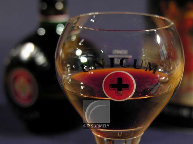 Unicum
Apritif hongrois
Mots-clés: Hongrie;liqueur;
