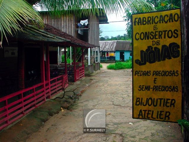 Vila Brasil
en face de Camopi (Guyane)
Mots-clés: Brsil;Amrique;Amapa;Vila Brasil;Approuague