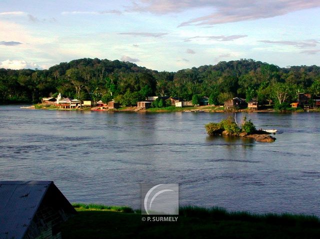 Vila Brasil
en face de Camopi (Guyane) au bord de l'Approuague
Mots-clés: Brsil;Amrique;Amapa;Vila Brasil;Approuague