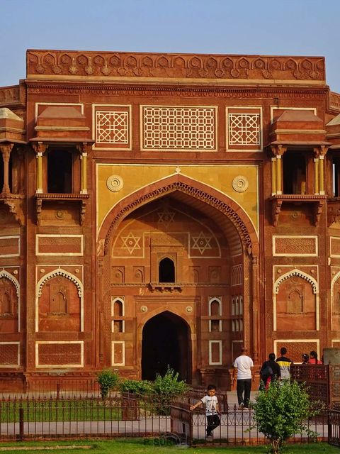 Fort Rouge
Entre du Palais de Jahngr.
Mots-clés: Asie;Inde;Uttar Pradesh;Agra;fort