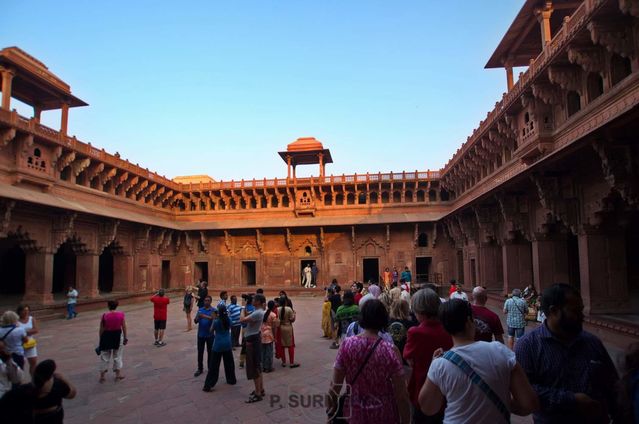Fort Rouge
Cour intrieure du palais.
Mots-clés: Asie;Inde;Uttar Pradesh;Agra;fort