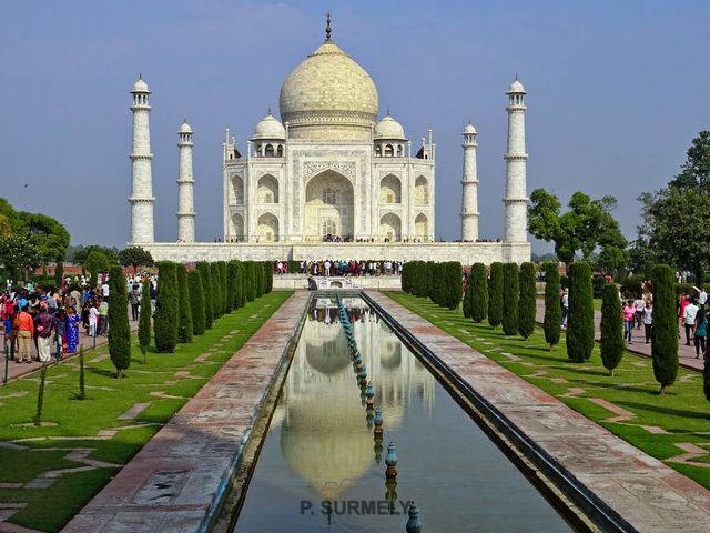 Taj Mahal
Vue classique du mausole.
Mots-clés: Asie;Inde;Uttar Pradesh;Agra;Taj Mahal