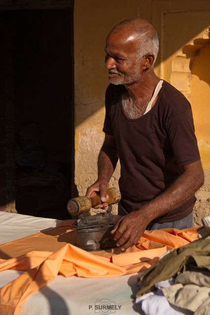Repassage dans la rue  Fatehpur
Mots-clés: Asie;Inde;Rajasthan;Fatehpur