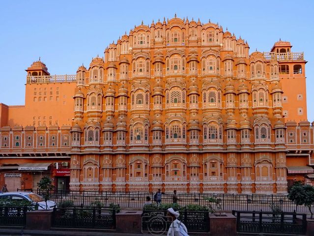 Hawa Mahal (Palais des vents)
La faade au petit matin.
Mots-clés: Asie;Inde;Rajasthan;Jaipur