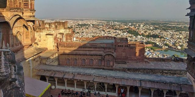 Fort Mehrangahr
Vur sur les toits de Jodhpur.
Keywords: Asie;Inde;Rajasthan;Jodhpur;fort