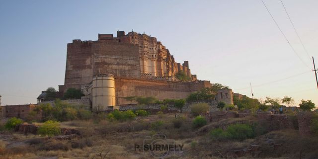 Fort Mehrangahr
Vue g�n�rale.
Keywords: Asie;Inde;Rajasthan;Jodhpur;fort