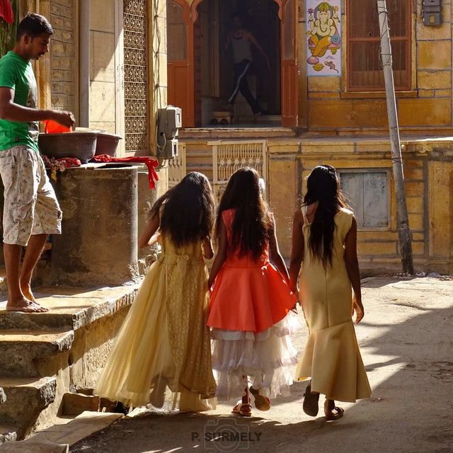 Fillettes endimanches pour Diwali  Jaisalmer
Mots-clés: Asie;Inde;Rajasthan;Jaisalmer