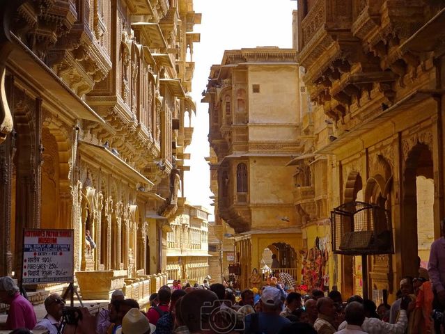 Rue dans la ville basse
Mots-clés: Asie;Inde;Rajasthan;Jaisalmer