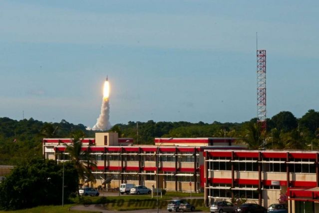 Ariane 5 V198
Tir de jour vu depuis Jupiter 2
Mots-clés: Guyane;Amrique;Kourou;Centre Spatial;Ariane;fuse