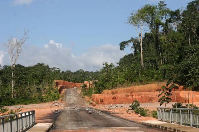 La nouvelle route d'Apatou
Mots-clés: Guyane;Amrique;Apatou