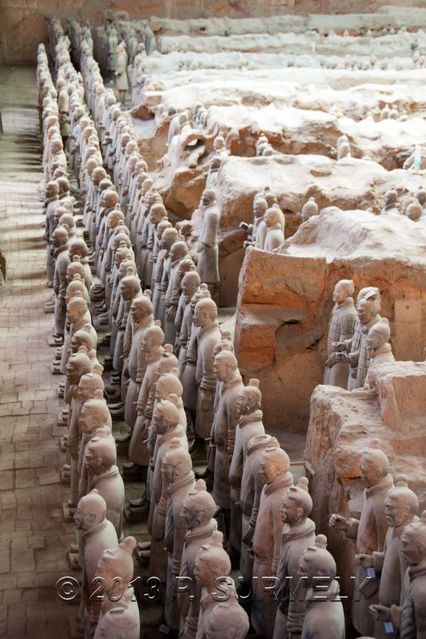 Tombeau de Qin Shi Huang Di
Ranges de soldats
Mots-clés: Asie:Chine;Xi'An;soldat;terre cuite