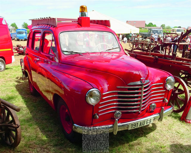 AutoRétro-0055
Pompier
Mots-clés: Europe;France;Alsace;Ohnenheim;auto-rétro