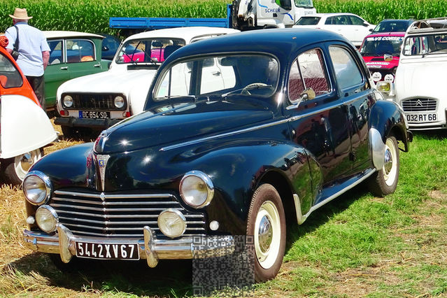 AutoRétro-0083
Peugeot 203
Mots-clés: Europe;France;Alsace;Ohnenheim;auto-rétro