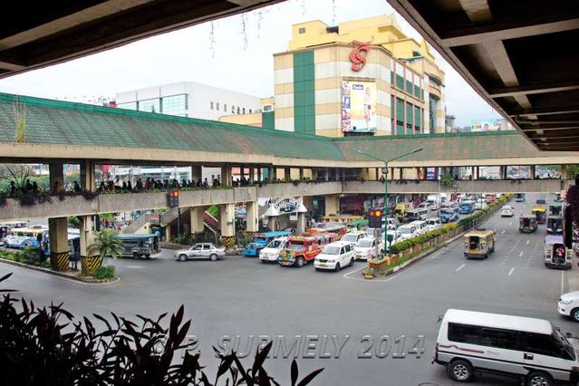 Baguio
Passages pitonniers sur un grand carrefour
Mots-clés: Asie;Philippines;Luzon;Baguio