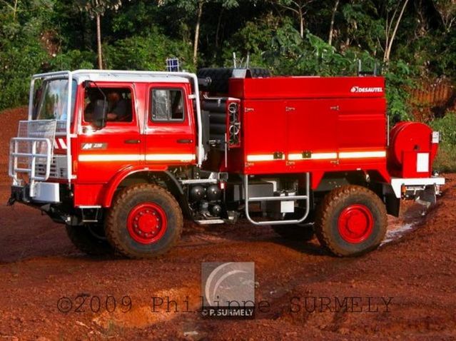 Formation COD2
Conduite tout-terrain sur le circuit de moto-cross de Kourou
Mots-clés: Guyane;Amrique;tropiques;pompier;SDIS;conduite;tout-terrain;secours;camion