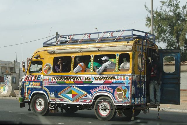 Transports en commun
Mots-clés: Afrique;Sngal