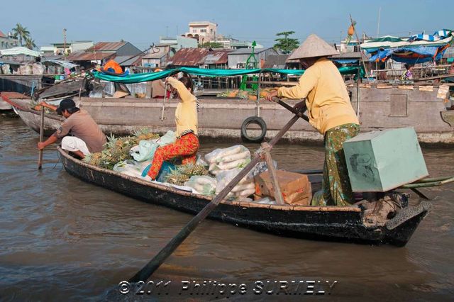 Au march flottant
Mots-clés: Asie;Vietnam;Cantho;Mkong;march