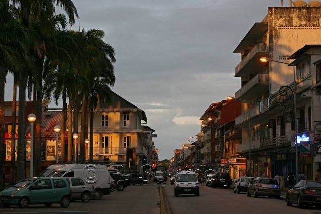 Avenue De Gaulle
Mots-clés: Guyane;Amrique;Cayenne