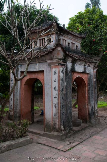 Temple Den Vua Dinh
Mots-clés: Asie;Vietnam;Den Vua Dinh;glise