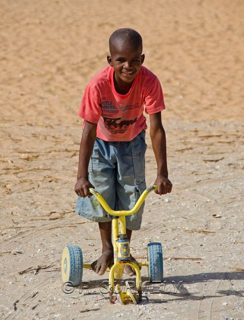 Gamin
Mots-clés: Afrique;Sngal