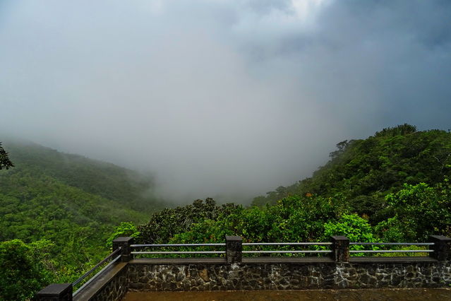 Nuages sur Black River Gorge
Mots-clés: Afrique;Ocan Indien;Ile Maurice;Maurice;Black River Gorge