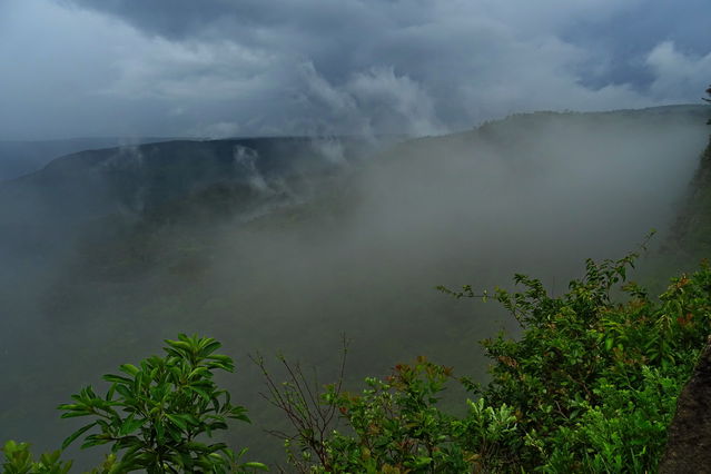 Nuages sur Black River Gorge
Mots-clés: Afrique;Ocan Indien;Ile Maurice;Maurice;Black River Gorge