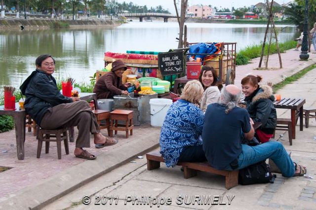 Repas dans la rue
Keywords: Asie;Vietnam;HoiAn;Unesco