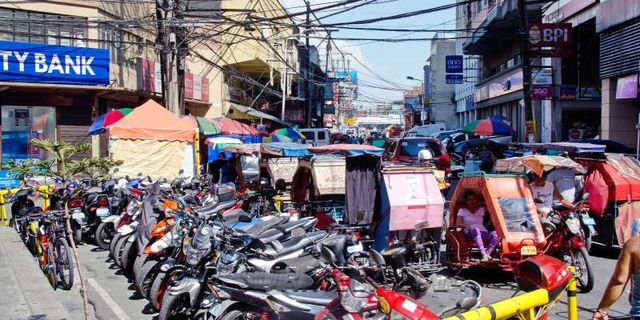 Manille
March de Quiapo
Mots-clés: Asie;Philippines;Luzon;Manille;march