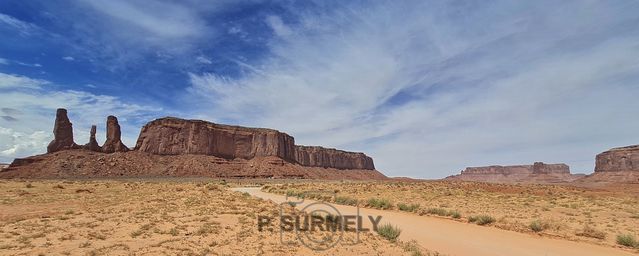 Monument Valley
Mots-clés: Amérique;Etats-Unis;USA;Arizona;Monument Valley;parc