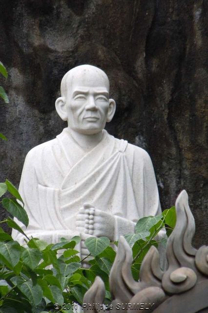 Prtre
Mots-clés: Asie;Vietnam;NhaTrang;statue