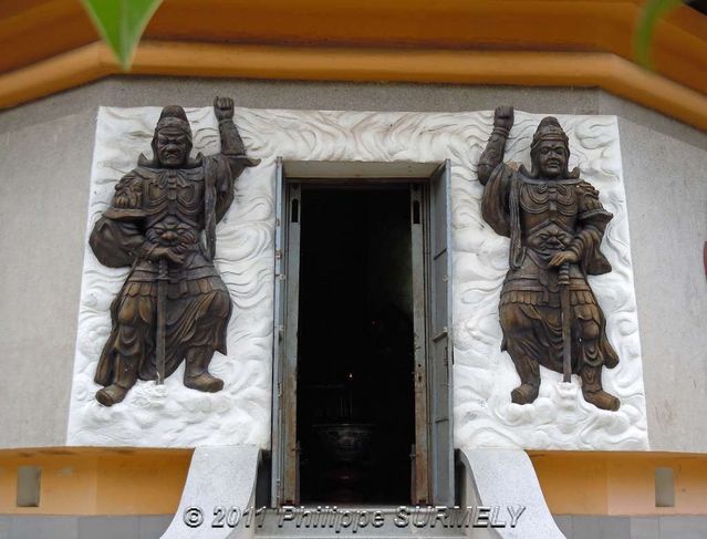 Samourais
Mots-clés: Asie;Vietnam;NhaTrang