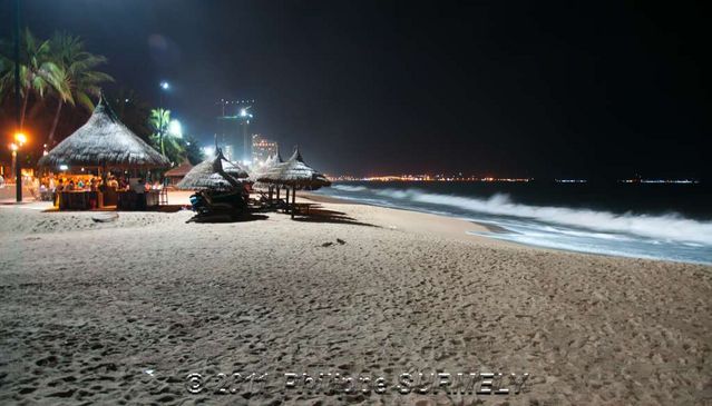 La plage de NhaTrang
Mots-clés: Asie;Vietnam;NhaTrang