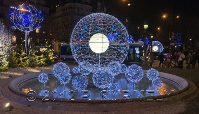 Eclairage de No�l sur les Champs-Elys�es
Keywords: Europe;France;Paris;Champs-Elys�es;No�l