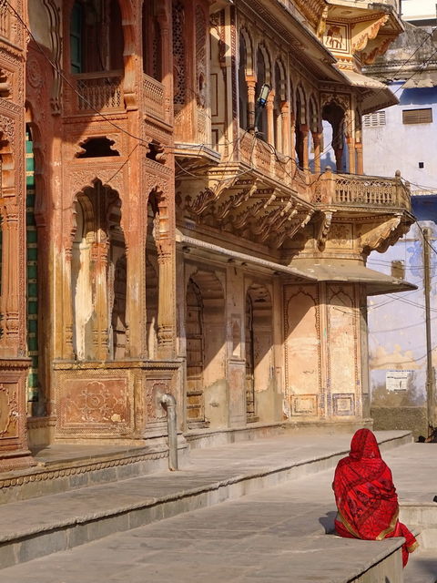 Devant un temple
Keywords: Asie;Inde;Rajasthan;Pushkar