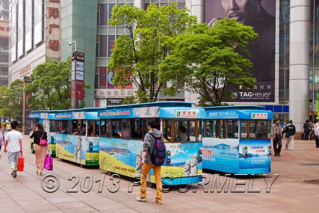 Shanghai
Transport en commun lectrique sur Nanjing Road
Mots-clés: Asie;Chine;Shanghai