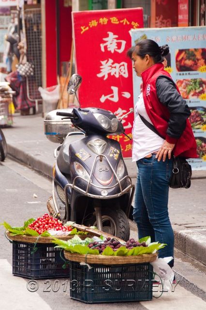 Shanghai
Vendeuse de fruits
Mots-clés: Asie;Chine;Shanghai