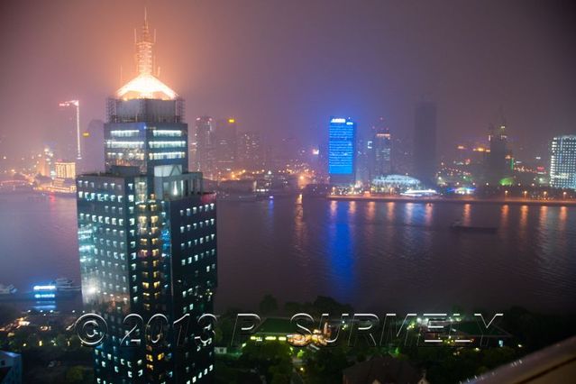 Shanghai
Vue nocturne sur le Bund depuis la Tour de Tlvision
Mots-clés: Asie;Chine;Shanghai